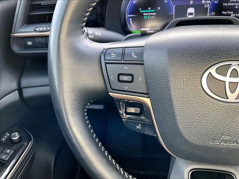 Used 2025 Toyota Crown Platinum image 23