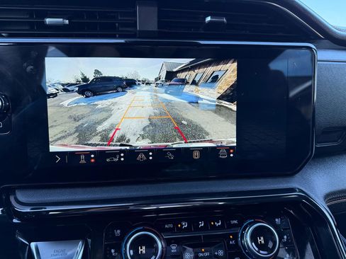 Used 2024 GMC Sierra 2500 AT4 w/ AT4 Premium Plus Package image 32