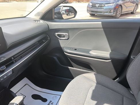 Used 2025 Kia K4 LXS image 16
