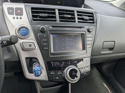 Used 2014 Toyota Prius V Three image 22