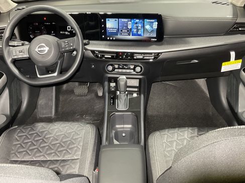 Used 2026 Nissan Kicks SV w/ SV Premium Package image 22