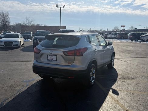 Used 2019 Nissan Rogue Sport S image 4
