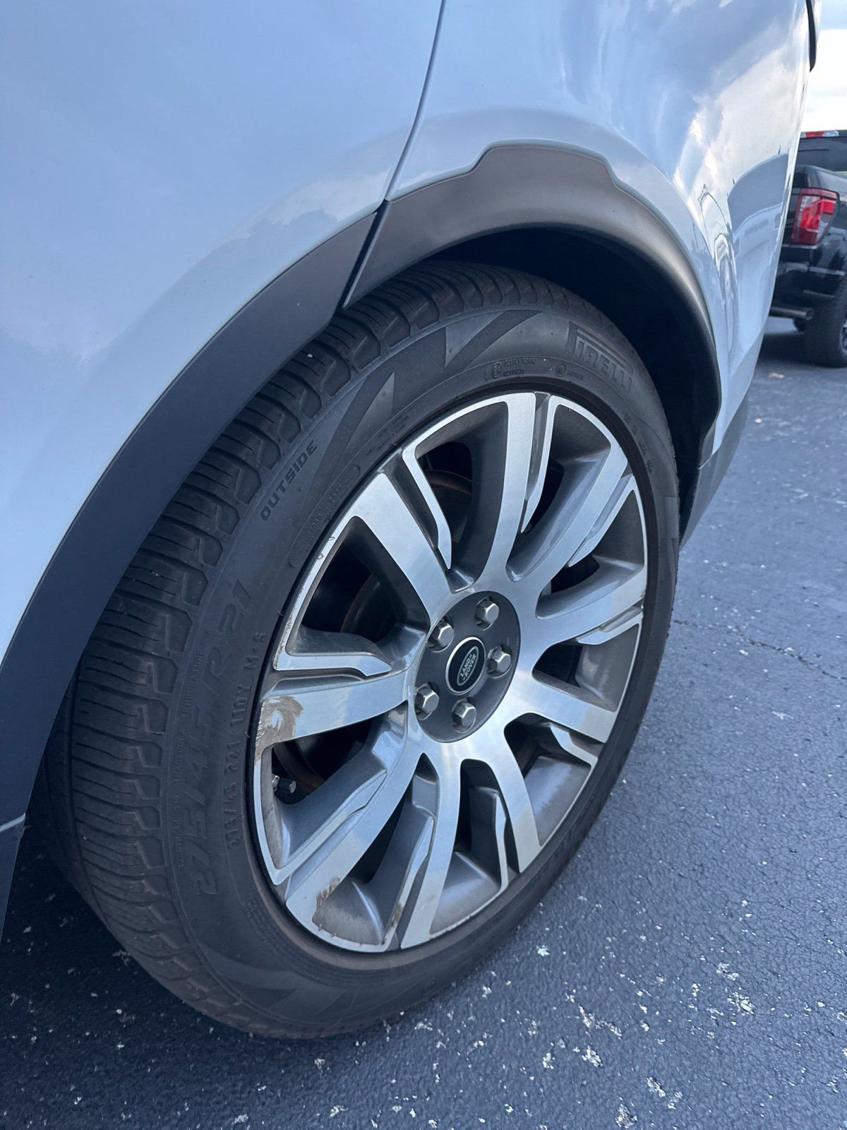 Used 2018 Land Rover Discovery HSE AWD/4WD image 8