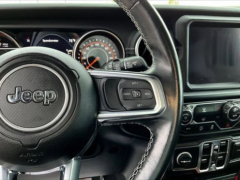 Used 2020 Jeep Wrangler Unlimited Sahara image 19