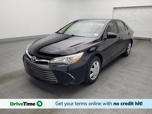 Used 2016 Toyota Camry SE image 1