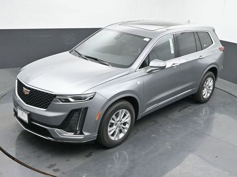 New 2025 Cadillac XT6 Luxury image 33