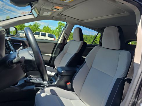 Used 2018 Toyota RAV4 XLE AWD/4WD image 15