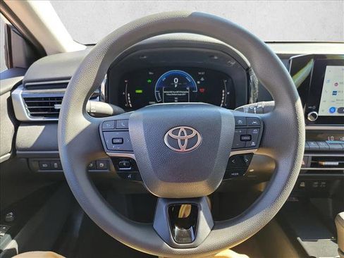 Used 2025 Toyota Camry LE image 16