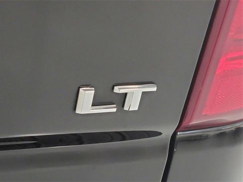 Used 2022 Chevrolet Silverado 1500 LT image 39