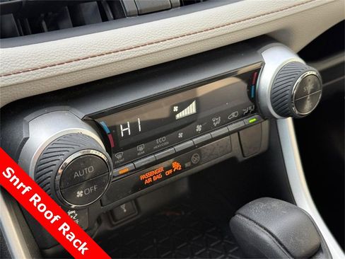 Used 2020 Toyota RAV4 XLE image 28