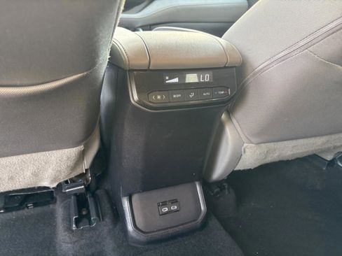 Certified 2023 Toyota Highlander LE image 14