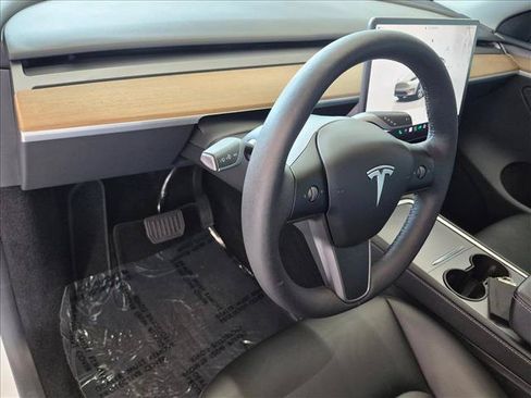 Used 2023 Tesla Model Y Long Range AWD/4WD image 10
