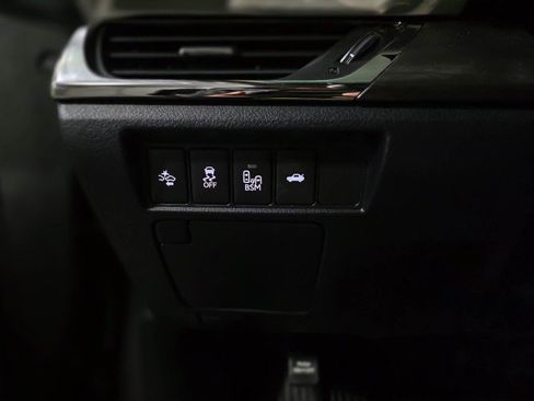 Used 2018 Toyota Avalon XLE Premium image 29