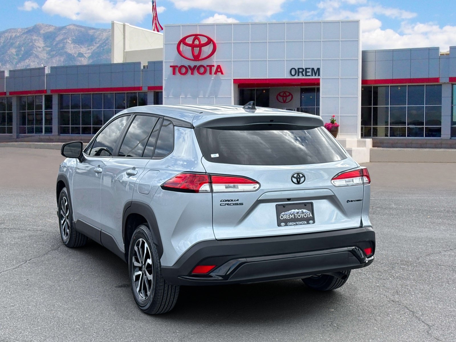 Used 2025 Toyota Corolla Cross AWD Hybrid image 5