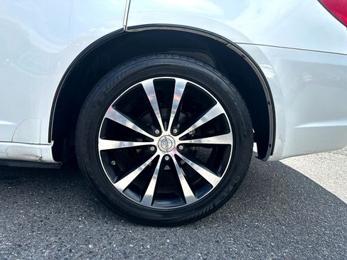 Used 2013 Chrysler 200 Touring w/ S Exterior Appearance Pkg image 16