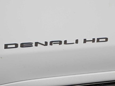 Used 2024 GMC Sierra 2500 Denali Ultimate AWD/4WD image 11