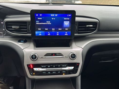 Used 2023 Ford Explorer XLT w/ Equipment Group 202A image 14