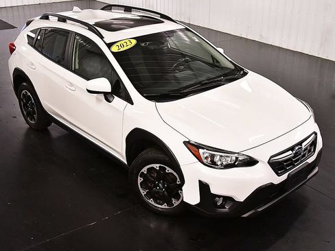 Used 2023 Subaru Crosstrek 2.0i Premium AWD/4WD image 12