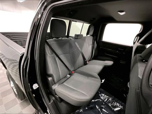 Used 2024 RAM 2500 Tradesman w/ Chrome Appearance Group AWD/4WD image 25