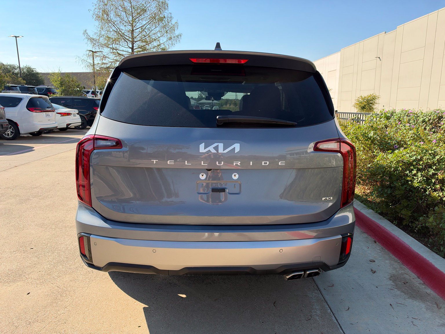 Used 2025 Kia Telluride S AWD/4WD image 6