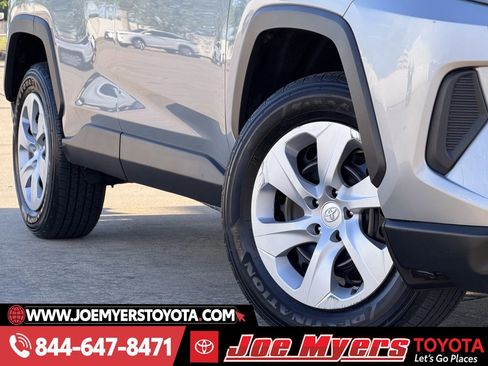 Used 2025 Toyota RAV4 LE image 12