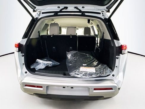 New 2025 Nissan Pathfinder SL w/ Black Appearance Package image 23