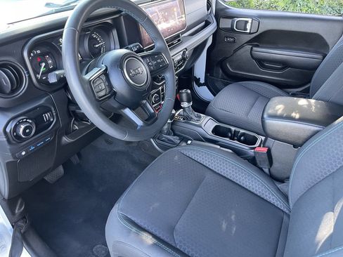 Used 2024 Jeep Wrangler Unlimited Rubicon 4xe AWD/4WD image 9