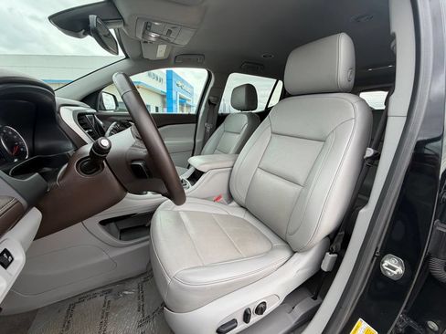 Used 2023 GMC Acadia SLT AWD/4WD image 13