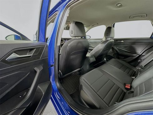 Used 2022 Volkswagen Jetta SE image 17