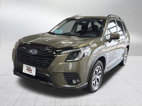 Certified 2024 Subaru Forester Premium AWD/4WD image 3