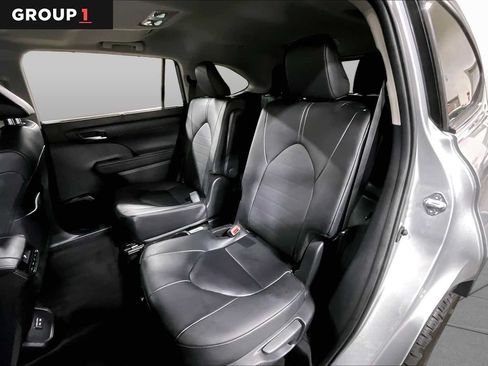 Certified 2025 Toyota Highlander XLE AWD/4WD image 21
