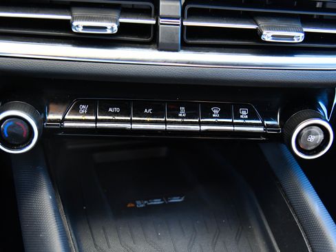 Used 2025 Chevrolet Equinox EV LT w/ Convenience Package FWD image 33