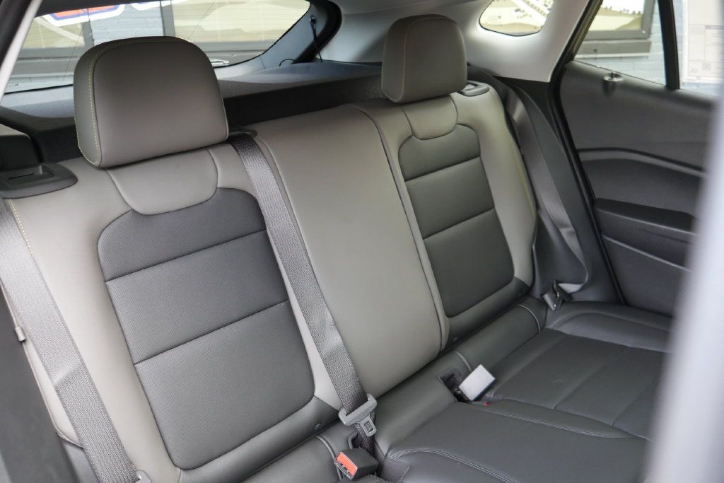 New 2026 Chevrolet Trax ACTIV w/ Sunroof Package FWD image 14