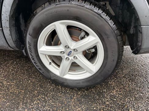 Used 2018 Ford Explorer XLT image 31