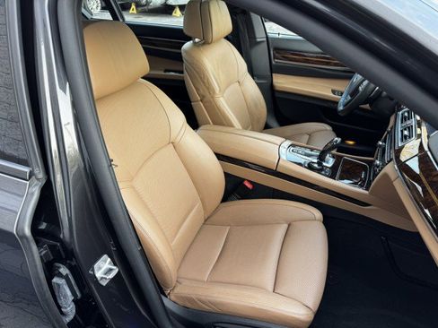 Used 2015 BMW 750Li xDrive xDrive w/ M Sport Edition image 27