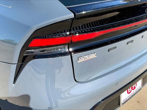 Used 2024 Toyota Prius XLE image 27