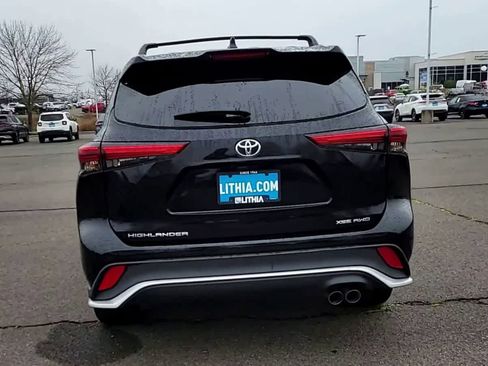 Used 2023 Toyota Highlander XSE image 7