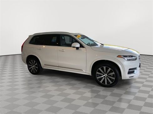 Used 2025 Volvo XC90 B6 Plus image 13