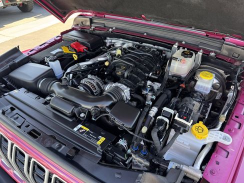 Used 2024 Jeep Wrangler Sahara w/ Safety Group image 43