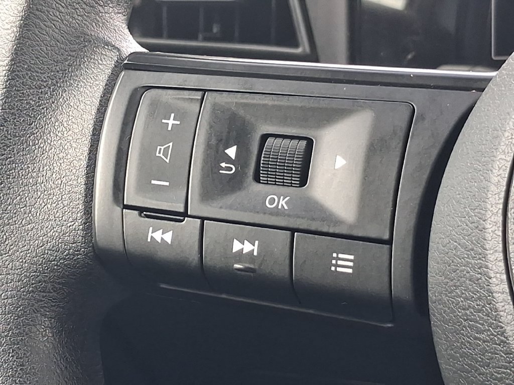 Certified 2025 Nissan Kicks SV FWD image 10