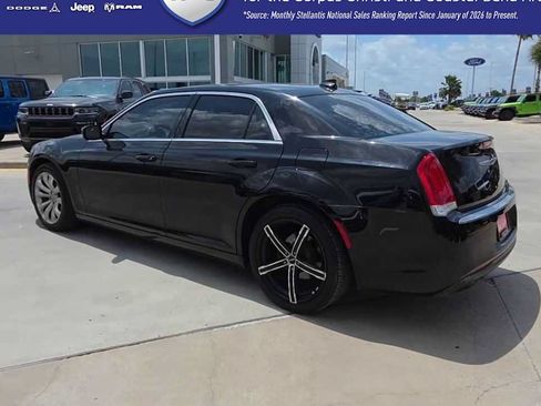 Used 2019 Chrysler 300 Touring L w/ Quick Order Package 22F RWD image 6
