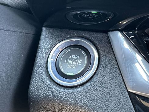 Used 2024 Buick Envista Sport Touring w/ Convenience II Package FWD image 17