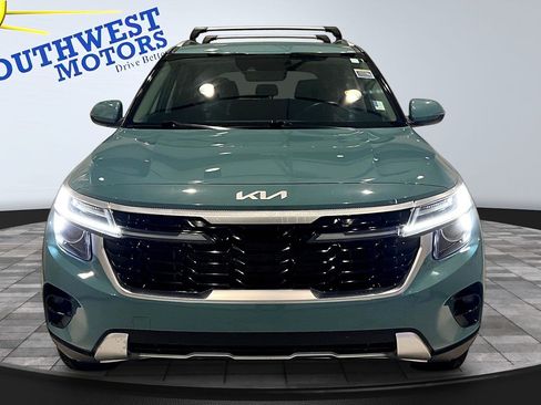 Used 2024 Kia Seltos EX AWD/4WD image 2
