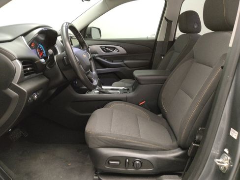 Used 2020 Chevrolet Traverse LT image 17