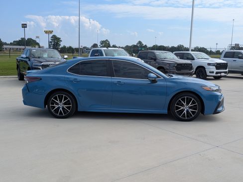 Certified 2023 Toyota Camry SE FWD image 6