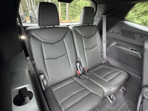 Used 2025 Cadillac XT6 Premium Luxury image 16