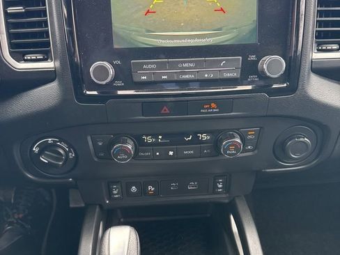Used 2023 Nissan Frontier SV w/ SV Convenience Package image 9
