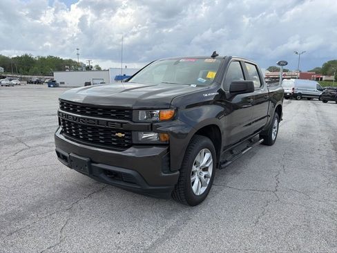 Used 2021 Chevrolet Silverado 1500 Custom image 1