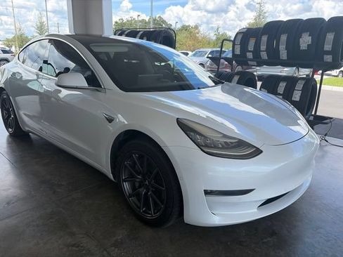 Used 2018 Tesla Model 3 RWD image 3