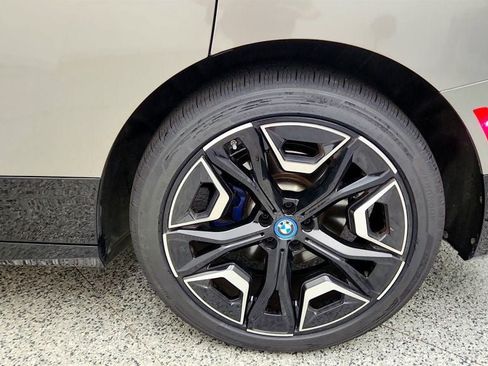 Used 2024 BMW iX xDrive50 w/ Premium Package AWD/4WD image 9